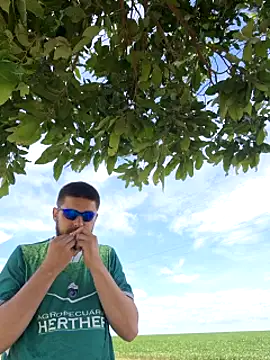 Snapshot of Dat1994 chatting on 20, 12, 2024 Dat1994 online show from 20, 12, 2024