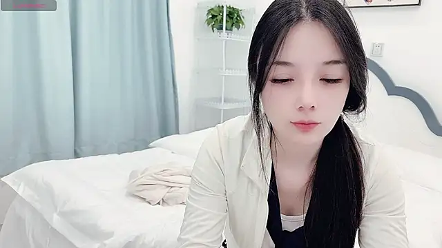 Snapshot of AKiKi711 chatting on 8, 4, 2026 AKiKi711 online show from 8, 4, 2026