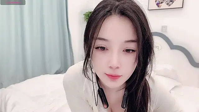 Snapshot of AKiKi711 chatting on 9, 4, 2026 AKiKi711 online show from 9, 4, 2026