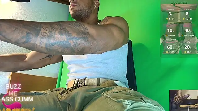 Snapshot of hot_black3 chatting on 4, 7, 2026 hot black3 online show from 4, 7, 2026