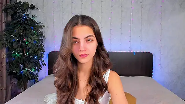 Milana Crystal  online show from 2, 2, 2025