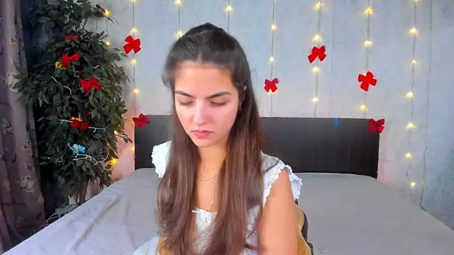 Milana Crystal  online show from 19, 12, 2025