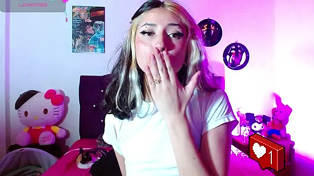 squirt charlott online show from 21, 2, 2025