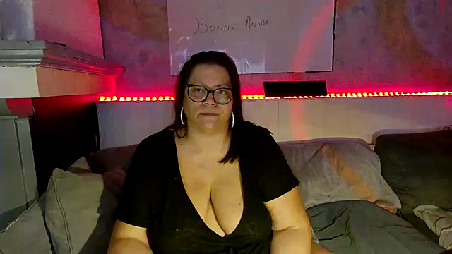 Lola-squirt online show from 9, 1, 2026