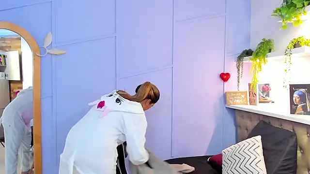 Georgina-coule online show from 5, 3, 2025