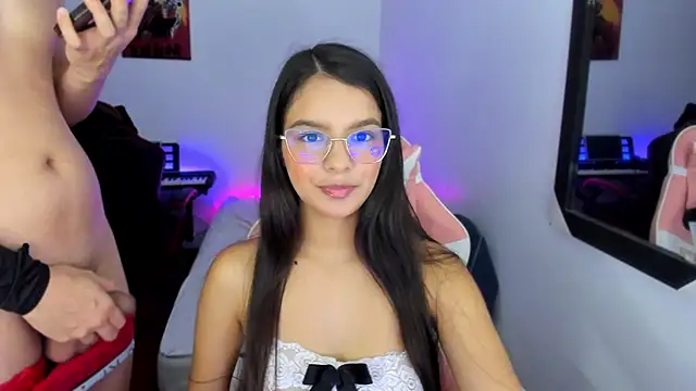 Snapshot of jessi_and_boy chatting on 23, 11, 2025 jessi and boy online show from 23, 11, 2025