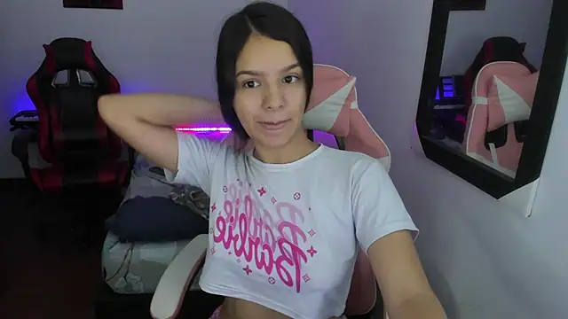 Snapshot of jessi_and_boy chatting on 2, 12, 2025 jessi and boy online show from 2, 12, 2025