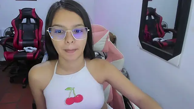 Snapshot of jessi_and_boy chatting on 19, 12, 2025 jessi and boy online show from 19, 12, 2025