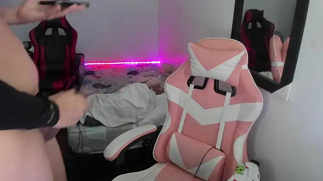 Snapshot of jessi_and_boy chatting on 22, 12, 2025 jessi and boy online show from 22, 12, 2025