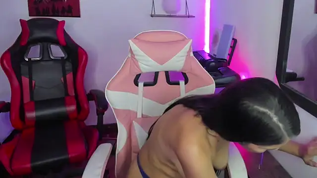 Snapshot of jessi_and_boy chatting on 19, 2, 2026 jessi and boy online show from 19, 2, 2026