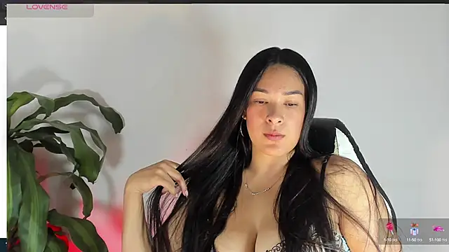 bella hadid1  online show from 17, 3, 2025