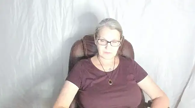 irinamaux online show from 23, 2, 2025