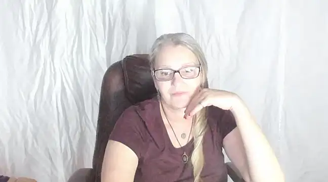 irinamaux online show from 27, 2, 2025