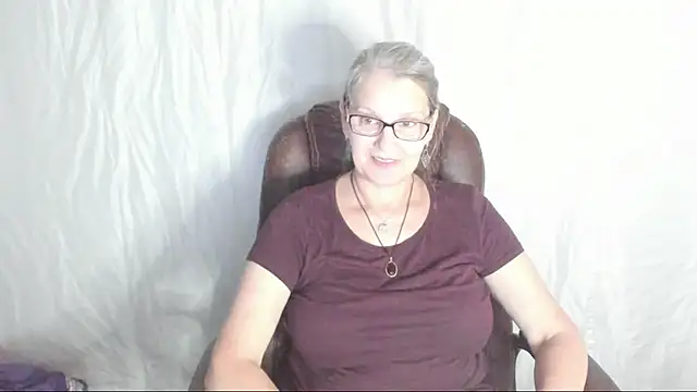 irinamaux online show from 28, 2, 2025