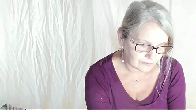 irinamaux online show from 9, 3, 2025