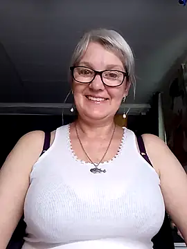 Snapshot of irinamaux chatting on 18, 6, 2026 irinamaux online show from 18, 6, 2026