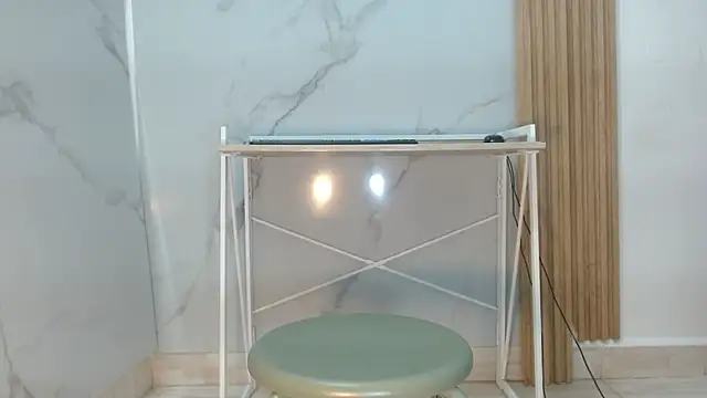 mollyguns online show from 18, 10, 2025