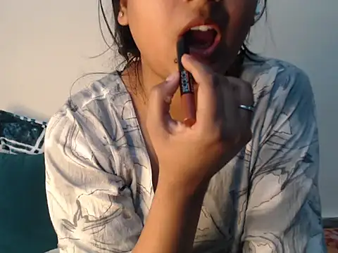 Freya nia online show from 10, 1, 2026