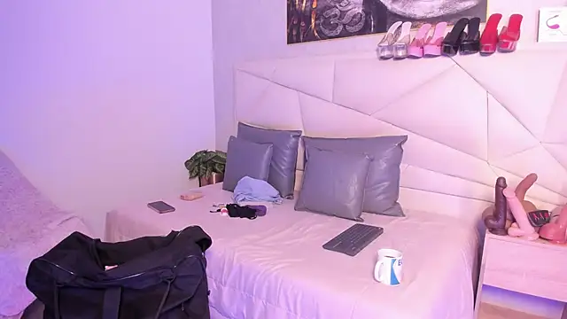 Sofi Perez  online show from 19, 11, 2025