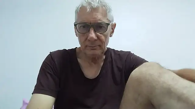 Snapshot of BIGUNCUTHARDCOCK chatting on 4, 7, 2026 BIGUNCUTHARDCOCK online show from 4, 7, 2026