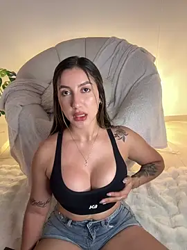 Sarapalmer1 online show from 17, 2, 2025