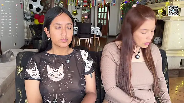 Snapshot of 2SummerLove1 chatting on 16, 7, 2026 2SummerLove1 online show from 16, 7, 2026