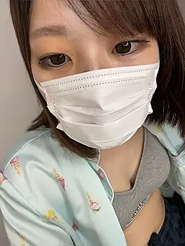 Snapshot of hi---chan- chatting on 29, 6, 2026 hi---chan- online show from 29, 6, 2026