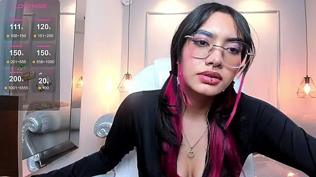 AzuraKindong online show from 8, 1, 2025