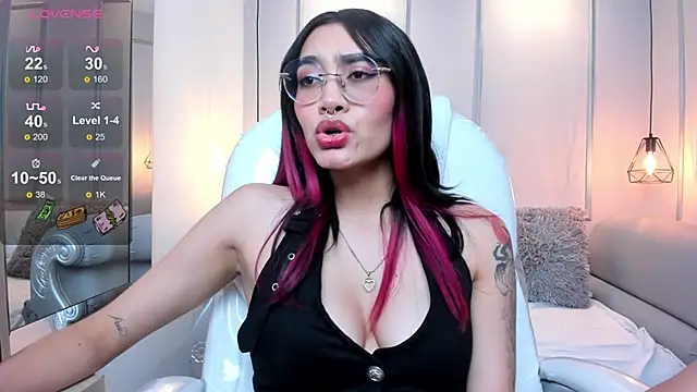 AzuraKindong online show from 8, 1, 2025