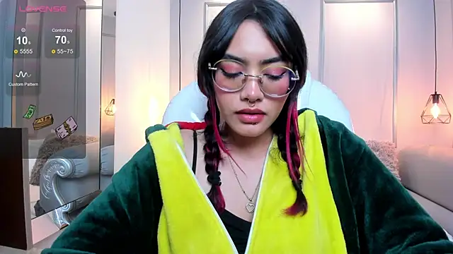 AzuraKindong online show from 11, 1, 2025