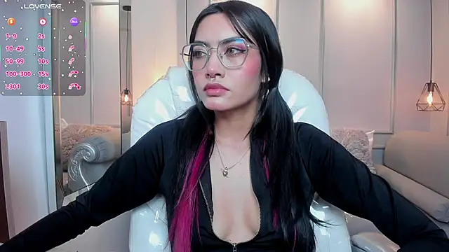 AzuraKindong online show from 8, 10, 2025