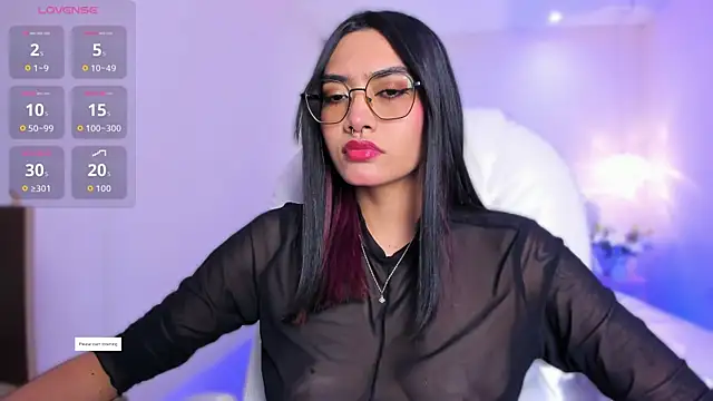 Snapshot of AzuraKindong chatting on 9, 6, 2026 AzuraKindong online show from 9, 6, 2026