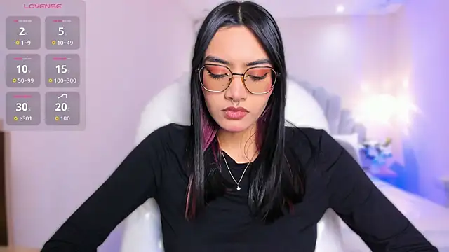 Snapshot of AzuraKindong chatting on 13, 6, 2026 AzuraKindong online show from 13, 6, 2026