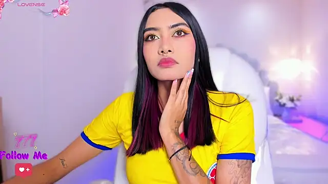 Snapshot of AzuraKindong chatting on 23, 6, 2026 AzuraKindong online show from 23, 6, 2026
