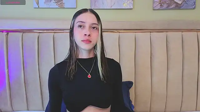 Snapshot of sophiia_grey_1 chatting on 9, 10, 2025 sophiia grey 1 online show from 9, 10, 2025