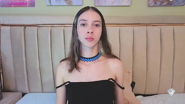 sophiia grey 1 online show from 25, 10, 2025