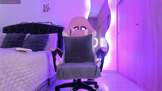 Snapshot of Amaranthaa1 chatting on 10, 10, 2025 Amaranthaa1 online show from 10, 10, 2025