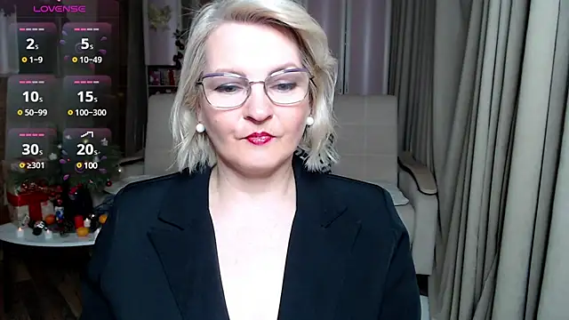 Snapshot of BlondeBrilliant7 chatting on 21, 12, 2024 BlondeBrilliant7 online show from 21, 12, 2024