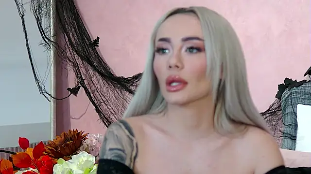 FrancescaMcGray online show from 4, 11, 2025