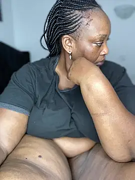 MsWhiteChocolatte online show from 12, 2, 2026