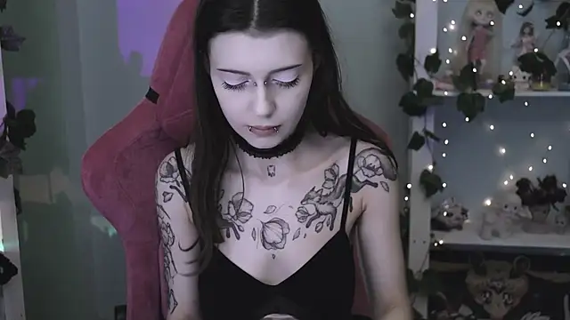 prettybones online show from 10, 6, 2026