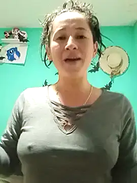 Snapshot of emilypoppy3 chatting on 5, 12, 2024 emilypoppy3 online show from 5, 12, 2024