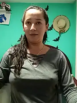 Snapshot of emilypoppy3 chatting on 5, 12, 2024 emilypoppy3 online show from 5, 12, 2024