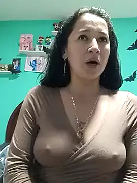 Snapshot of emilypoppy3 chatting on 18, 12, 2024 emilypoppy3 online show from 18, 12, 2024