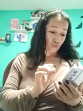Snapshot of emilypoppy3 chatting on 27, 12, 2024 emilypoppy3 online show from 27, 12, 2024