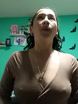 Snapshot of emilypoppy3 chatting on 28, 12, 2024 emilypoppy3 online show from 28, 12, 2024