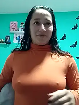 Snapshot of emilypoppy3 chatting on 7, 1, 2025 emilypoppy3 online show from 7, 1, 2025