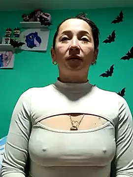 Snapshot of emilypoppy3 chatting on 15, 1, 2025 emilypoppy3 online show from 15, 1, 2025