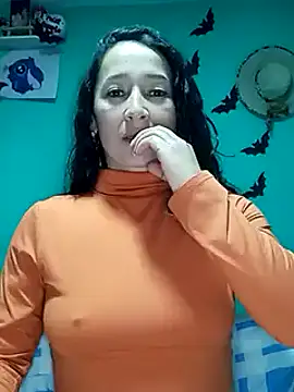 Snapshot of emilypoppy3 chatting on 1, 2, 2025 emilypoppy3 online show from 1, 2, 2025