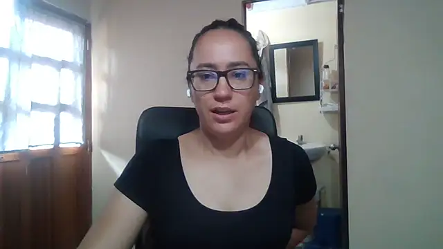 Snapshot of brittanycheeks chatting on 21, 4, 2026 brittanycheeks online show from 21, 4, 2026